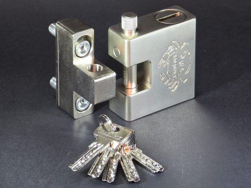 154_02082024203204 מנעול רתק לדלת ממד/מיגונית Crab Lock *מרובע*